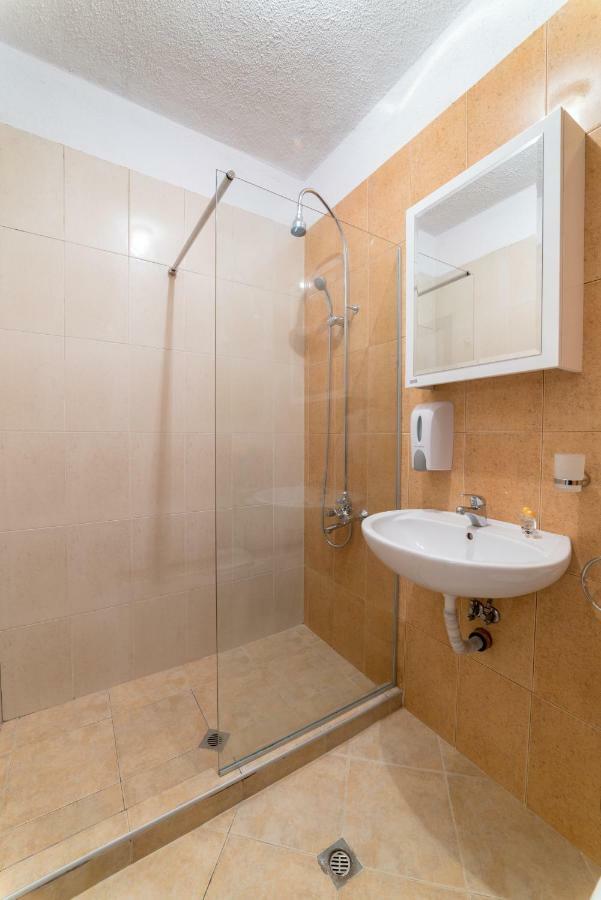 Comfort.Chic.Charming Apt With Terrace Near Ndk Sofia Zewnętrze zdjęcie